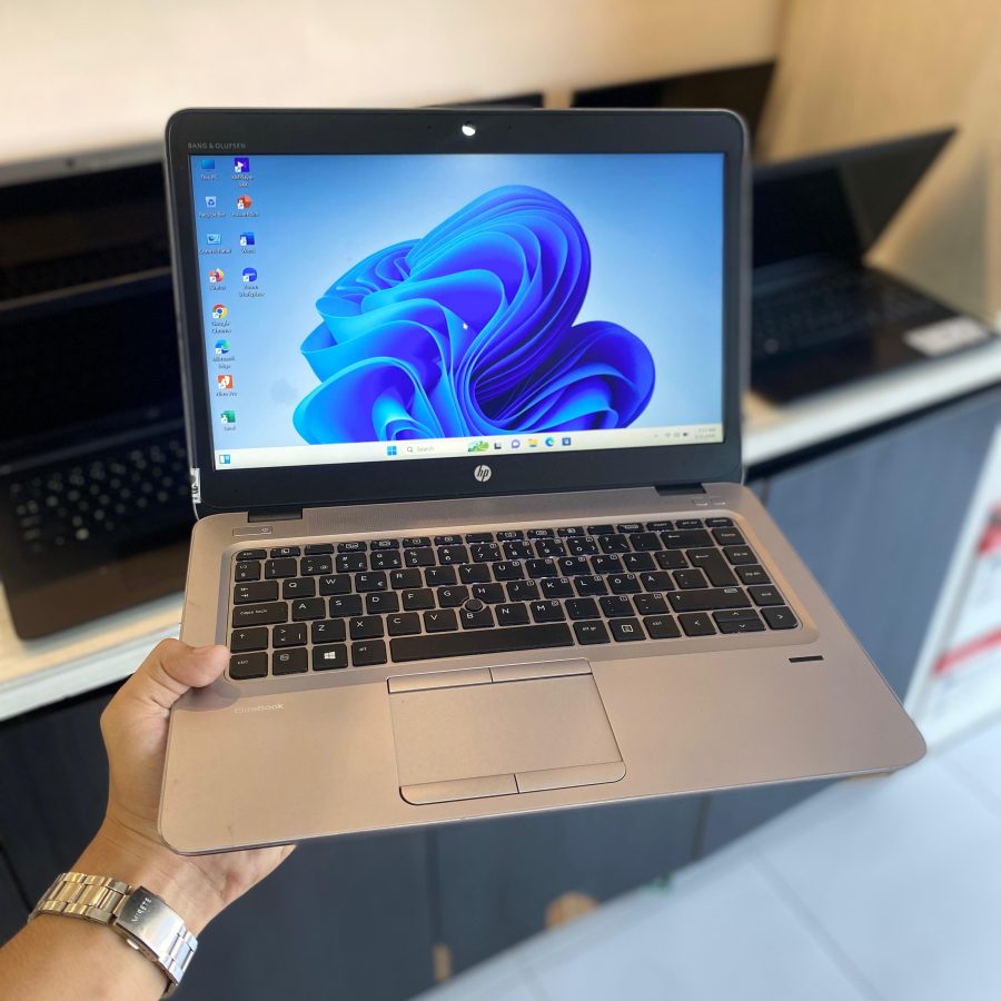 HP ELITEBOOK 745